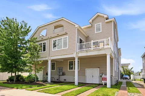 4 N Monroe Ave #A, Margate City, NJ 08402