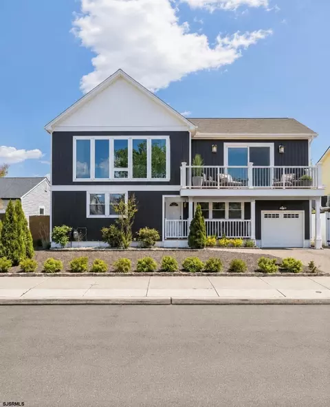 811 N Burghley Ave, Ventnor City, NJ 08406