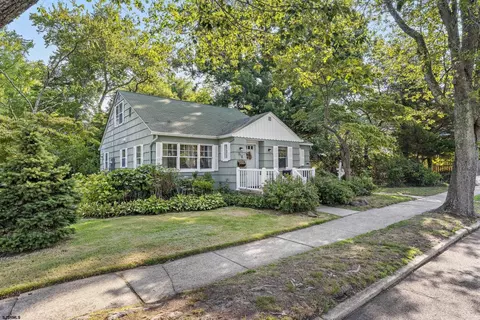 210 W Church St, Absecon, NJ 08201