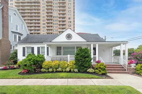 100 S Marion Ave, Ventnor City, NJ 08406