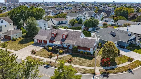 2 Hollytree Rd, Ocean City, NJ 08226