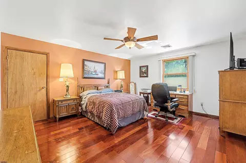 Bedroom - 633 8th Ave, Galloway, NJ 08205 photo 4 of 5