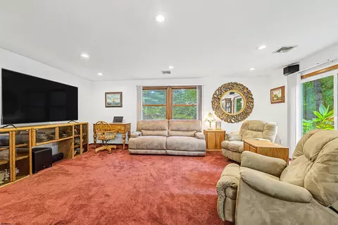 Living - 633 8th Ave, Galloway, NJ 08205 photo 3 of 4
