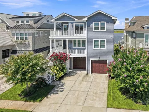 2010 Glenwood Dr, Ocean City, NJ 08226