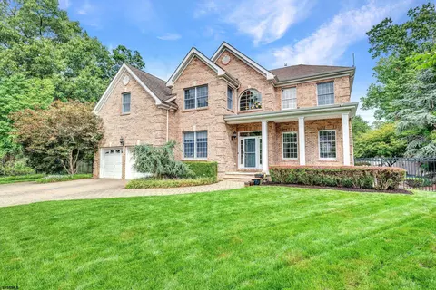 44 Monet Dr, Mays Landing, NJ 08330