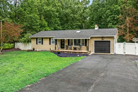 18 Pennsylvania Ave, Dorothy, NJ 08317