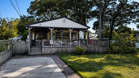 20 W Groveland Ave, Somers Point, NJ 08244
