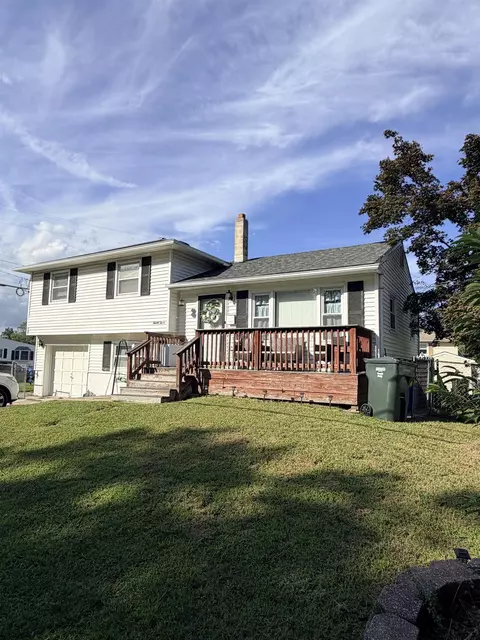 93 W Laurel Dr, Somers Point, NJ 08244