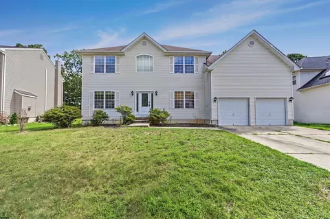 18 Chancellor Park Dr, Mays Landing, NJ 08330