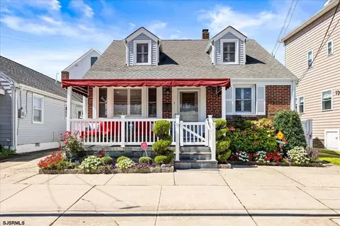 18 N Essex Ave # A, Margate City, NJ 08402