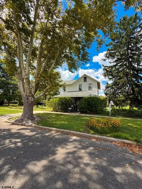 215 Boston Ave, Egg Harbor City, NJ 08215