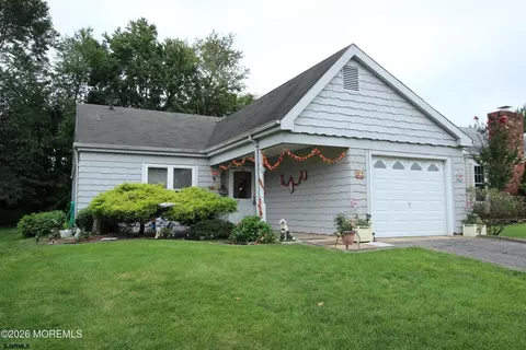 9 Elmswell Ave, Manchester Township, NJ 08759
