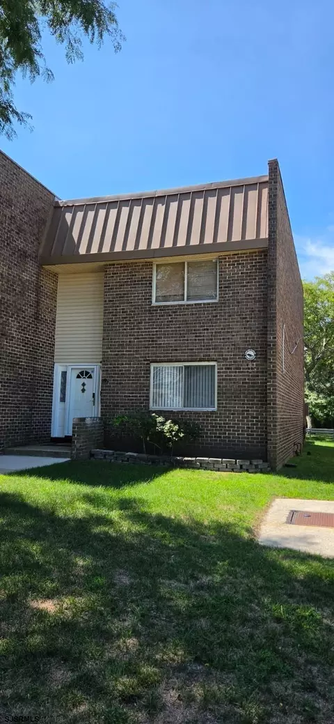 814 N Surrey Ave #608, Ventnor City, NJ 08406