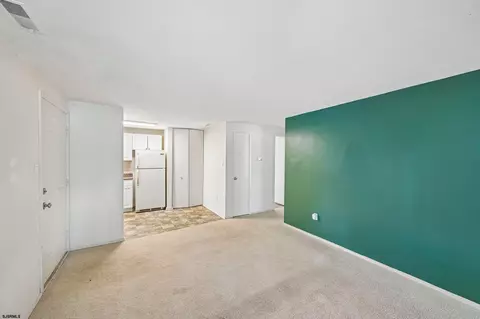 Living - 178 Meadow Ridge Rd #178, Smithville, NJ 08205 photo 3 of 5
