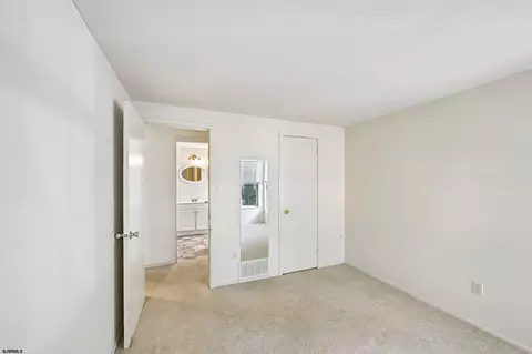 Bedroom - 178 Meadow Ridge Rd #178, Smithville, NJ 08205 photo 4 of 5