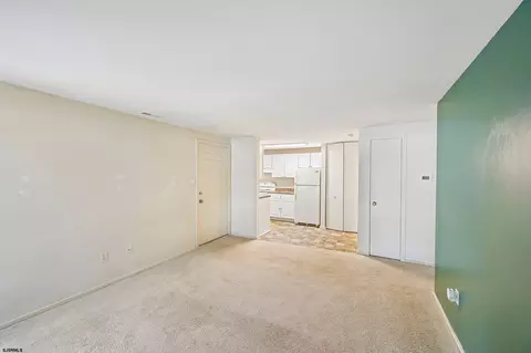 Living - 178 Meadow Ridge Rd #178, Smithville, NJ 08205 photo 4 of 5