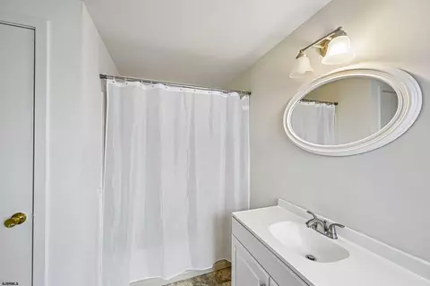 Bath - 178 Meadow Ridge Rd #178, Smithville, NJ 08205 photo 1 of 2