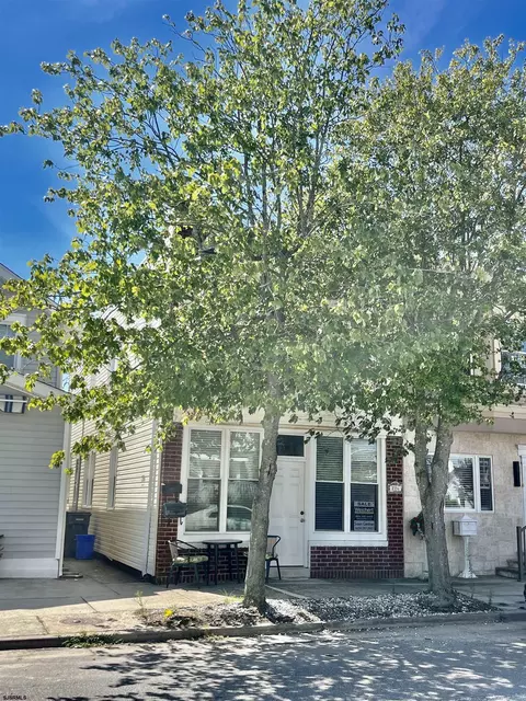 226 N Vendome Ave #A, Margate City, NJ 08402