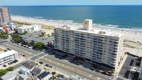 9400 Atlantic Ave #204, Margate City, NJ 08402