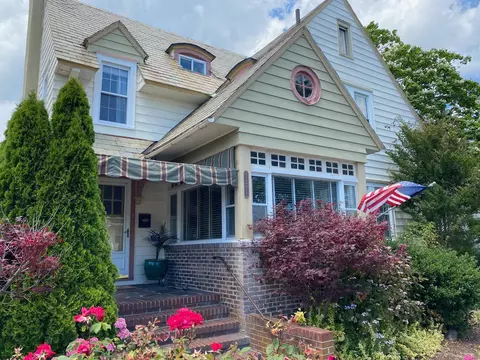 7207 Ventnor Ave, Ventnor City, NJ 08406