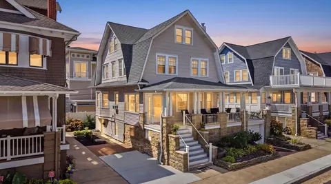 110 S Amherst Ave, Ventnor City, NJ 08406