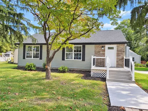 705 Pine St, Egg Harbor City, NJ 08215