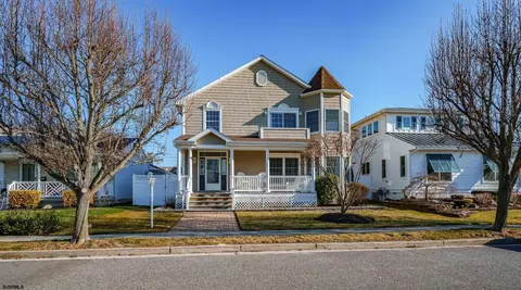 39 Spruce Rd, Ocean City, NJ 08226