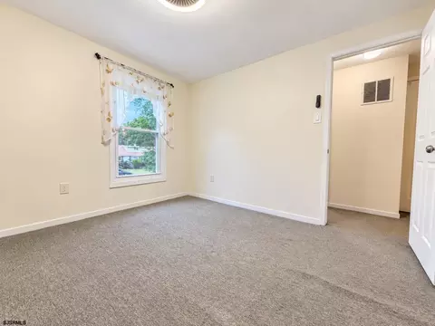 Bedroom - 314 E Oakbourne Ave, Galloway, NJ 08205 photo 2 of 4