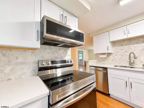 Kitchen - 314 E Oakbourne Ave, Galloway, NJ 08205 photo 2 of 2