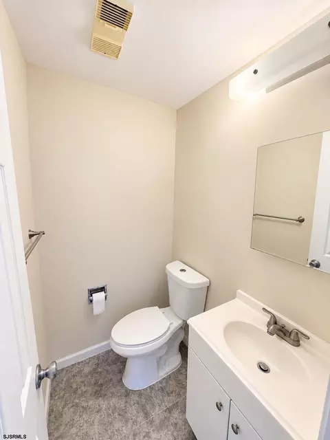 Bath - 314 E Oakbourne Ave, Galloway, NJ 08205 photo 3 of 4