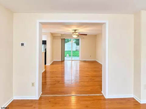 Living - 314 E Oakbourne Ave, Galloway, NJ 08205 photo 2 of 3