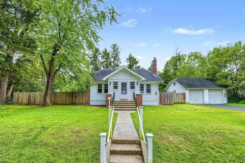 5914 10th St, Mays Landing, NJ 08330