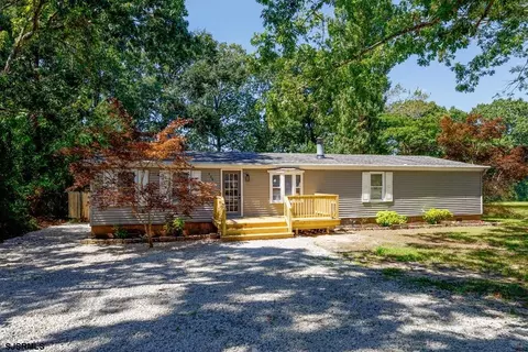 426 7th St, Somers Point, NJ 08244