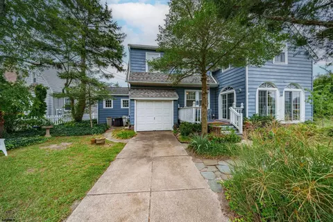 315 E Surf Rd, Ocean City, NJ 08226