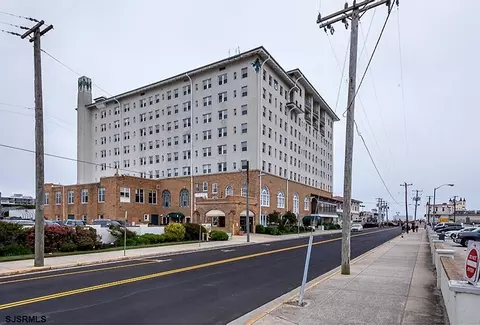 719 E 11th St #810, Ocean City, NJ 08226