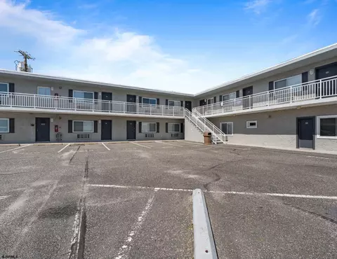 900 Wesley Ave #103, Ocean City, NJ 08226