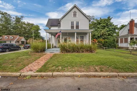 301 Farragut Ave, Mays Landing, NJ 08330