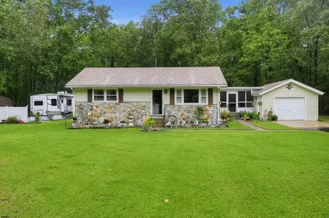 7406 3rd Ave, Mays Landing, NJ 08330