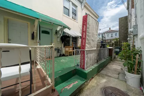 107 N California Ave, Atlantic City, NJ 08401