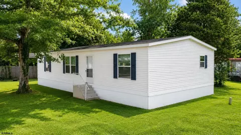 15 Briarwood Ln, Pittsgrove, NJ 08318
