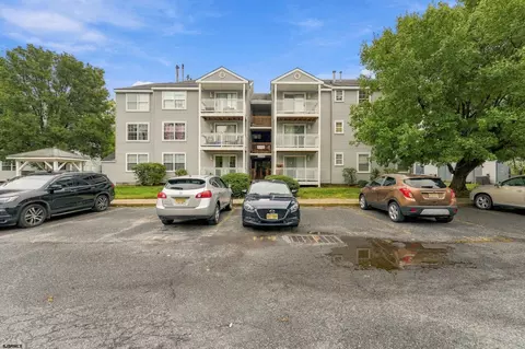 2 Oyster Bay Rd, Absecon, NJ 08201