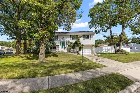 1011 W Groveland Ave, Somers Point, NJ 08244