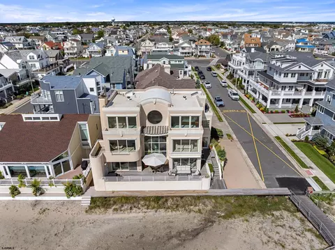 110 S Pittsburg Ave, Ventnor City, NJ 08406