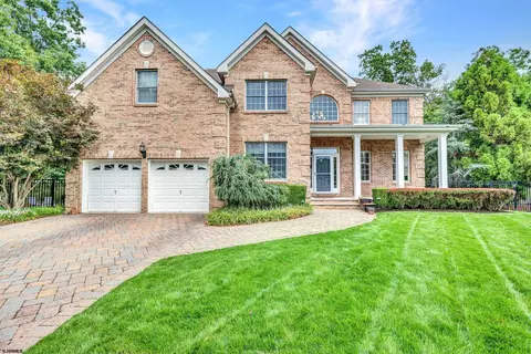 44 Monet Dr, Mays Landing, NJ 08330