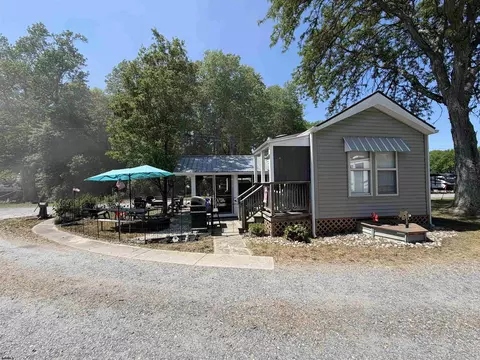 631 Chestnut Neck Rd, Port Republic, NJ 08241