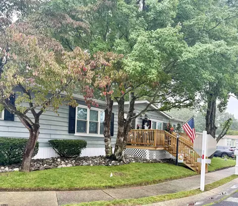 9 Oaks Dr, Mays Landing, NJ 08330