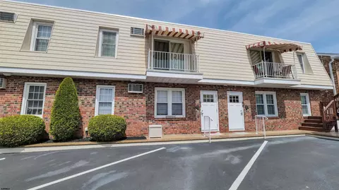 201 N Coolidge Ave #B-8, Margate City, NJ 08402