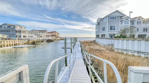 8 Neptune Dr, Somers Point, NJ 08244