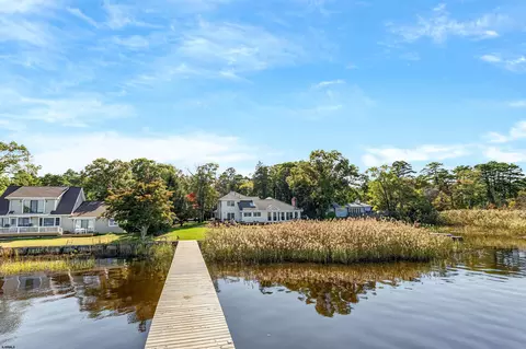 1303 W Riverside Dr, Mays Landing, NJ 08330