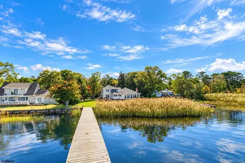 1303 W Riverside Dr, Mays Landing, NJ 08330